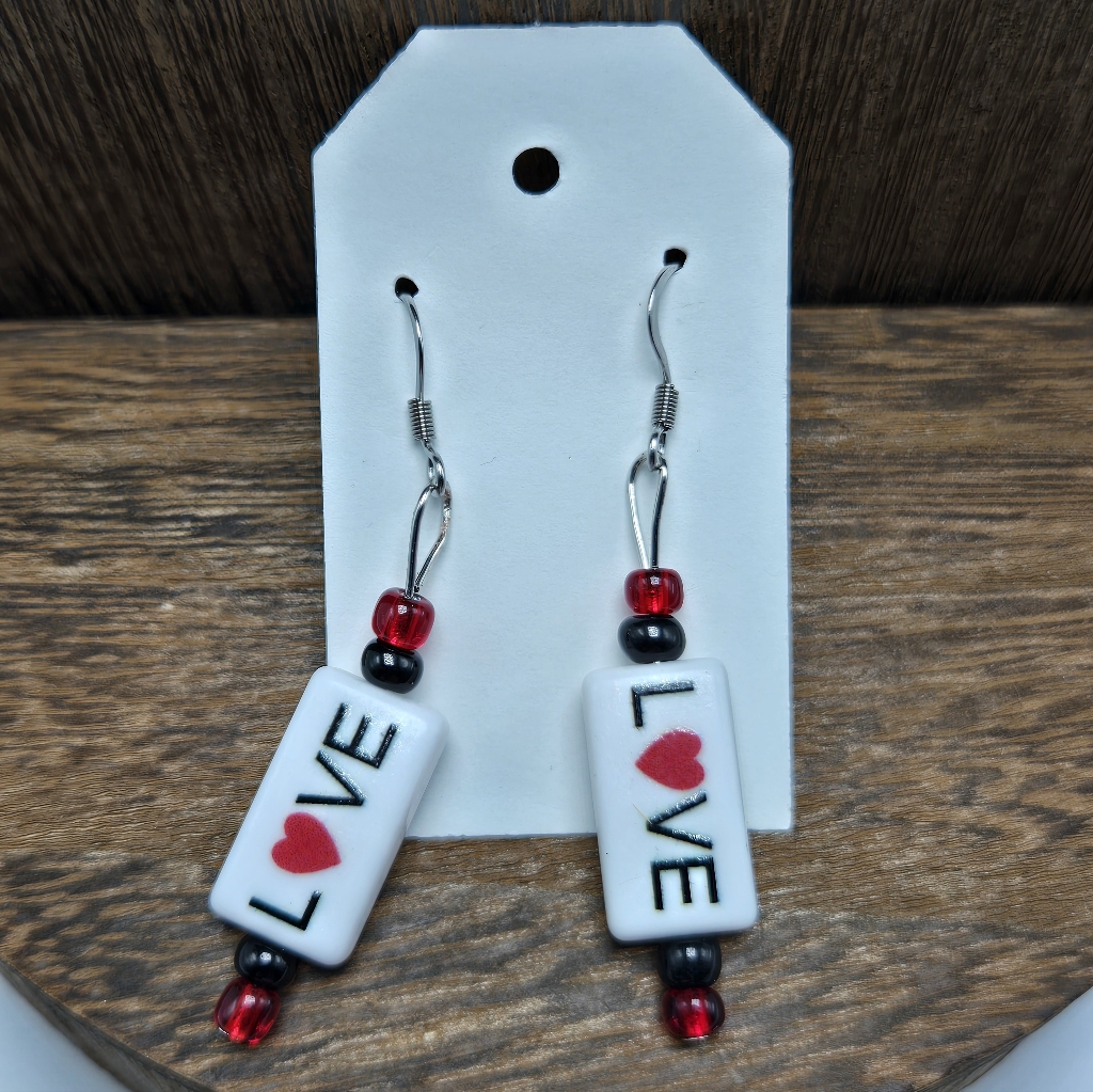 Nwt Handmade Beaded Love Earrings Pierced Dangle Drop Light Weight Fashion Ooak